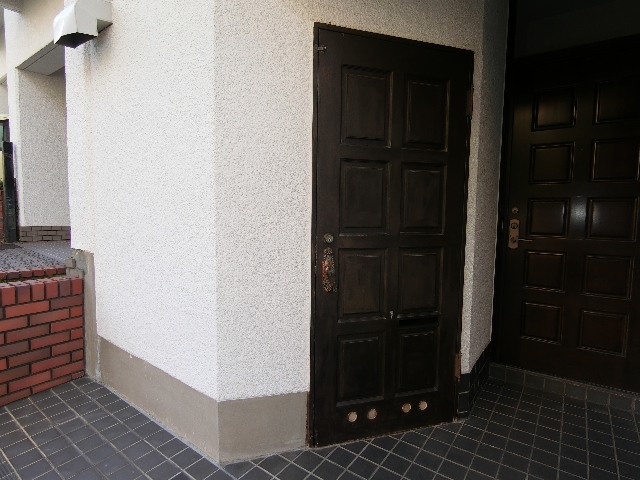 　玄関横の外部納戸