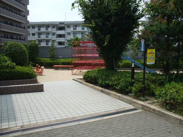 イトーピア茨木　敷地内公園