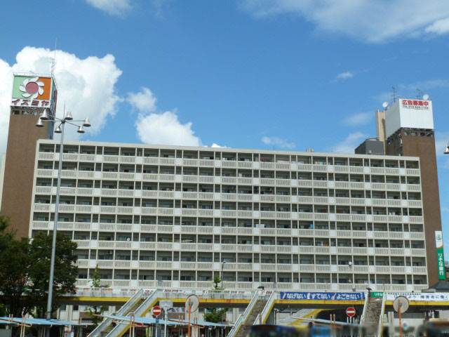メゾン茨木（茨木駅前ビル）　周辺には生活施設や商業施設が充実しており、大変便利な立地です