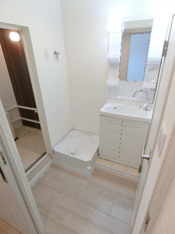 メゾン茨木（茨木駅前ビル）　洗面室