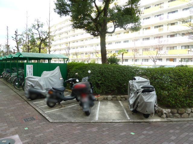 東奈良高層住宅Ｆ棟　バイク置場