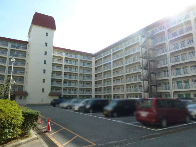第一茨木ビューハイツ４号棟　総戸数234戸の大型マンションです