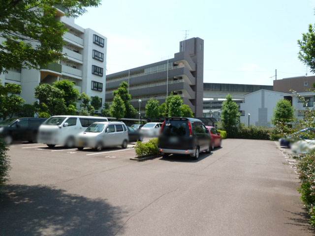 東奈良高層住宅Ｇ棟　敷地内駐車場