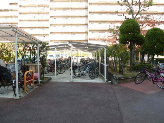 茨木レックスマンションＢ棟　駐輪場